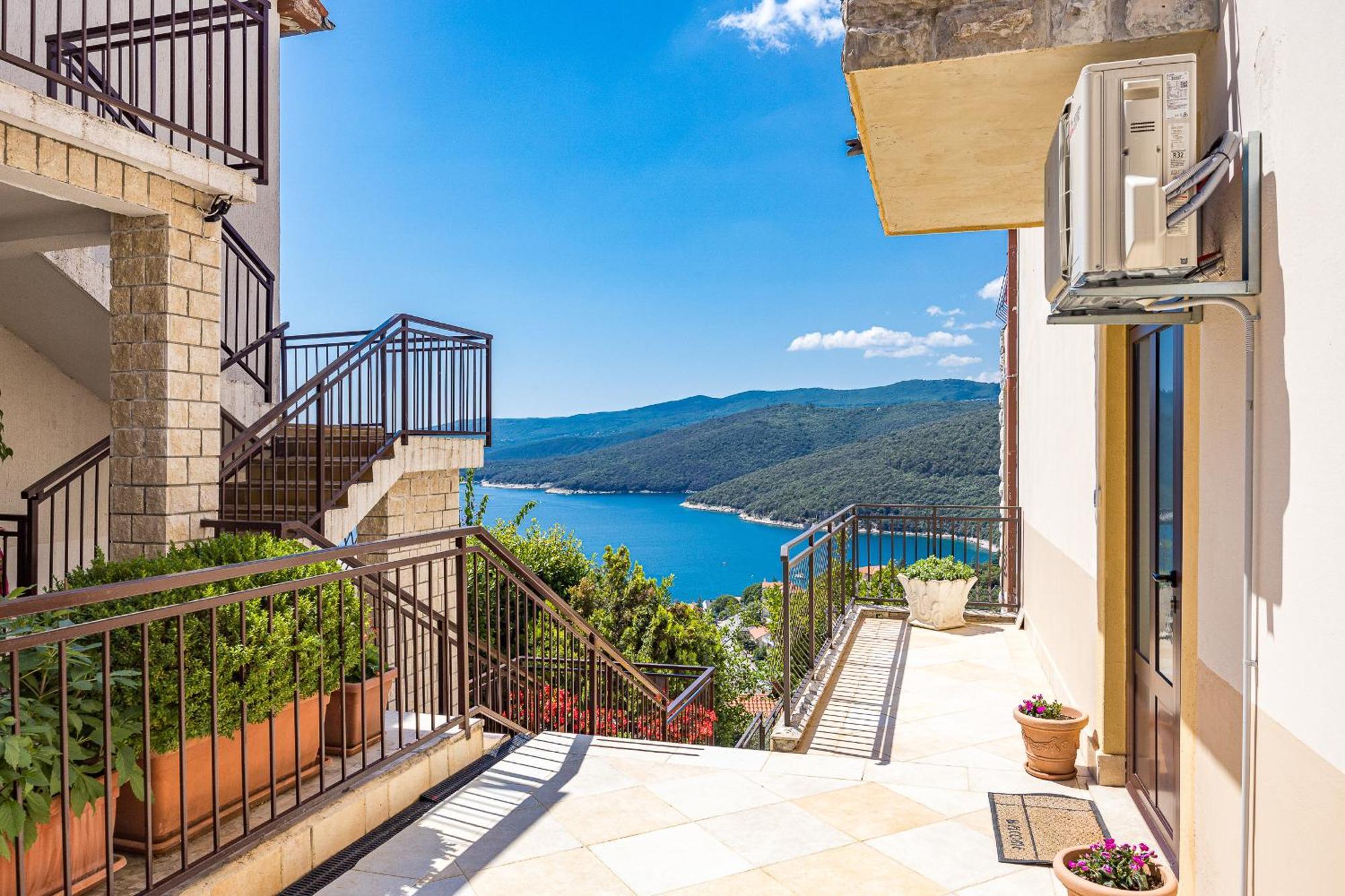 Ladym Apartment Rabac Exterior foto