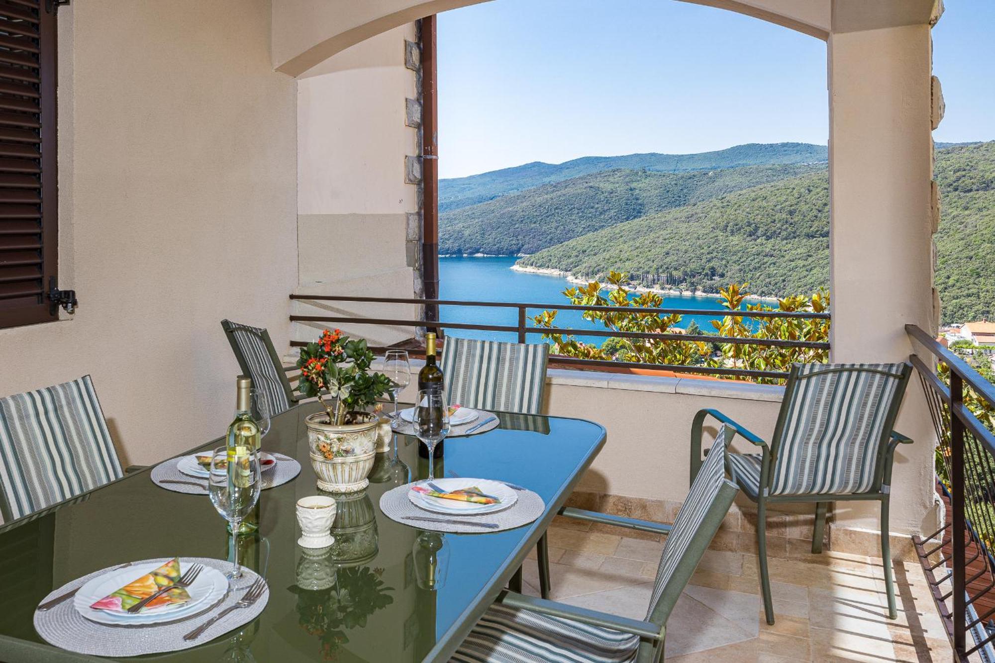 Ladym Apartment Rabac Exterior foto